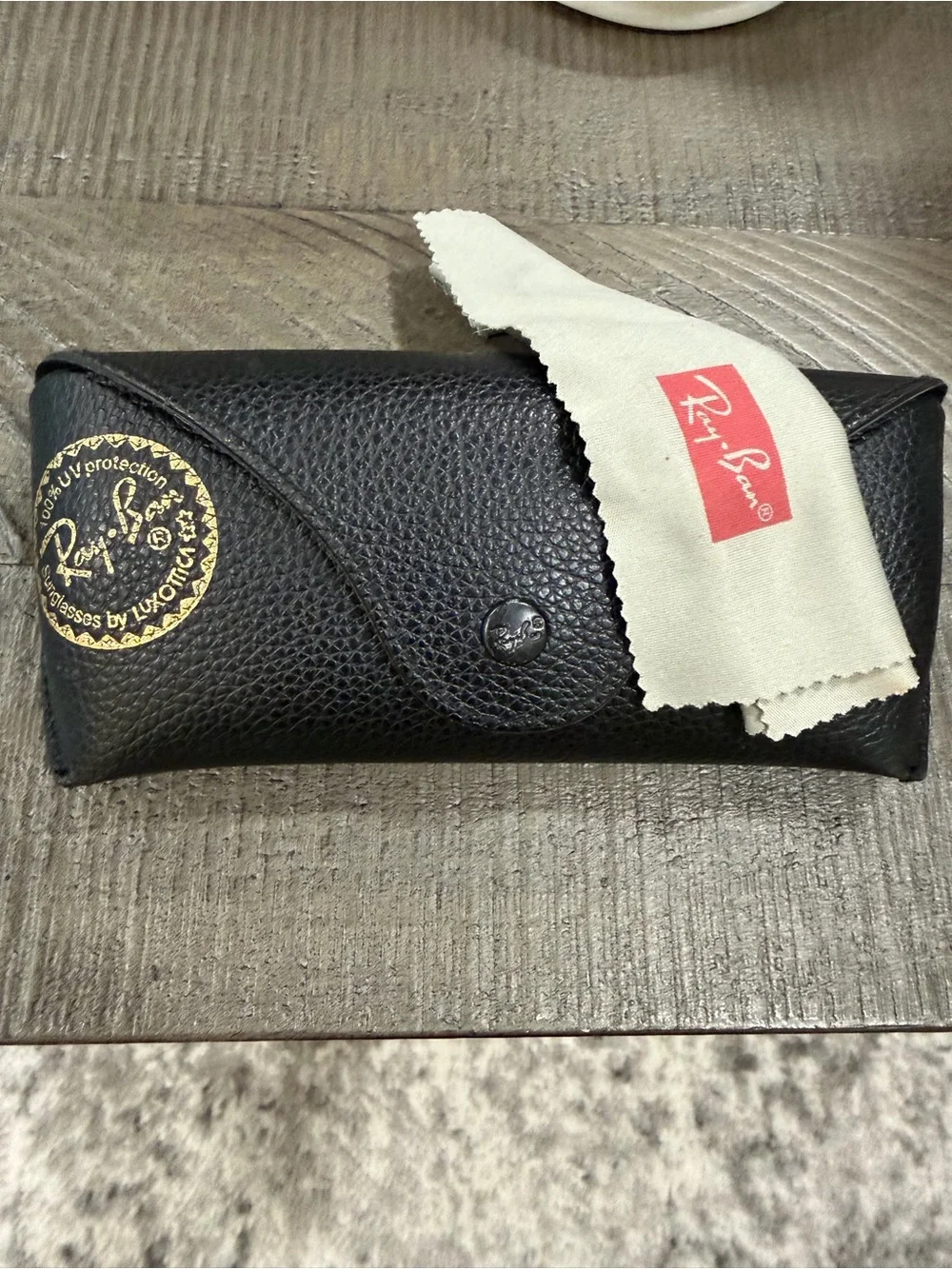 Ray-Ban Men’s Gold Frame Brown Lens Aviator Sunglasses with Case